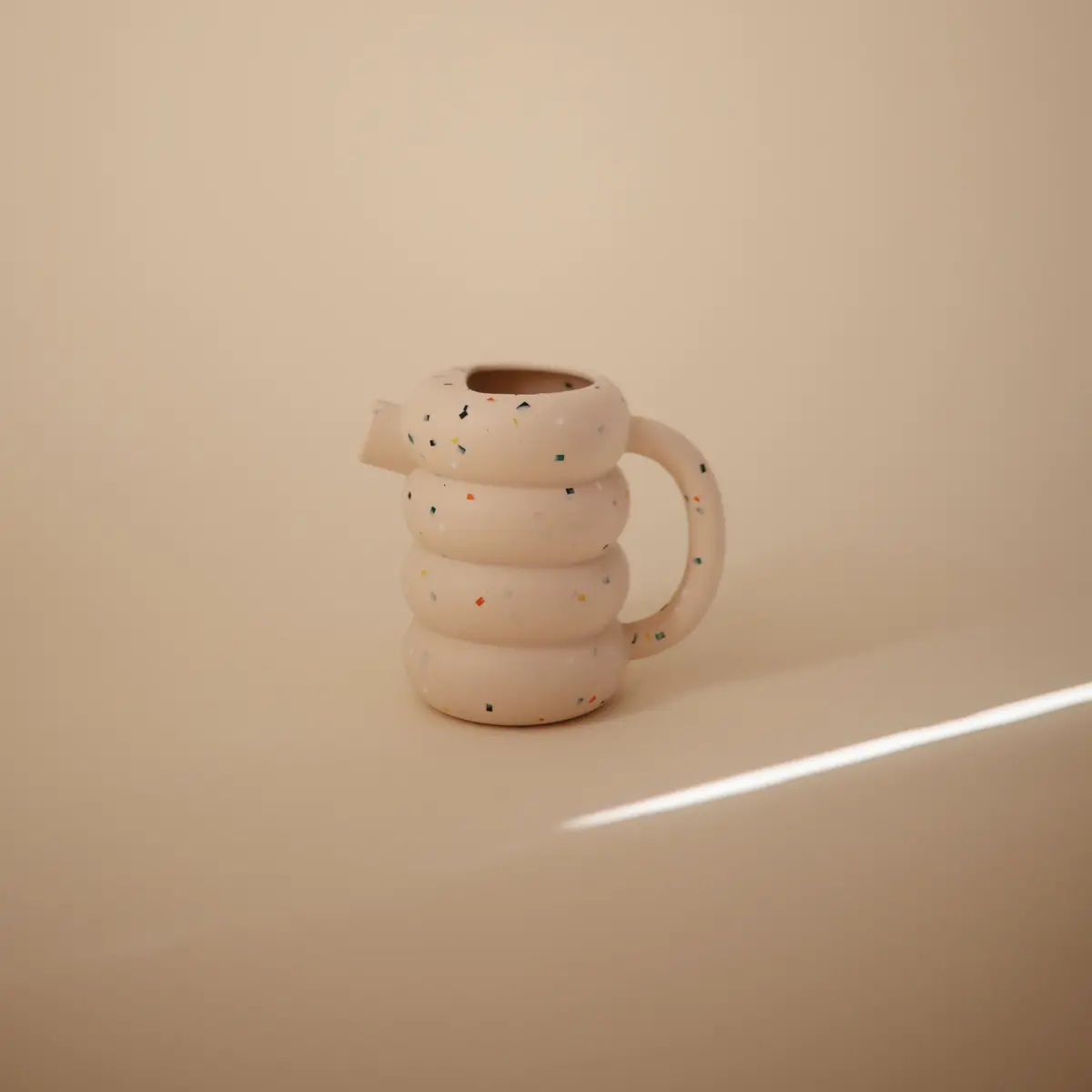 Mushie Silicone Watering Can 1