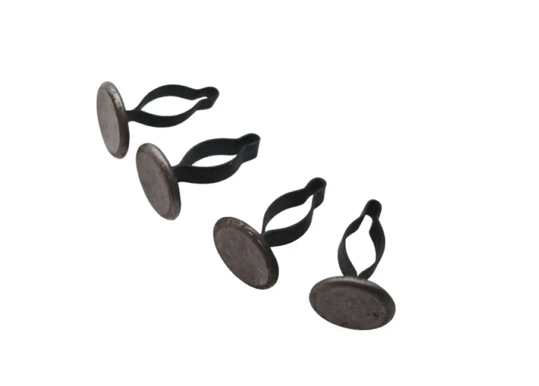 201-C Mopar B,E-Body Rallye Dash Gauge Lens Clip (Set Of 4) 1