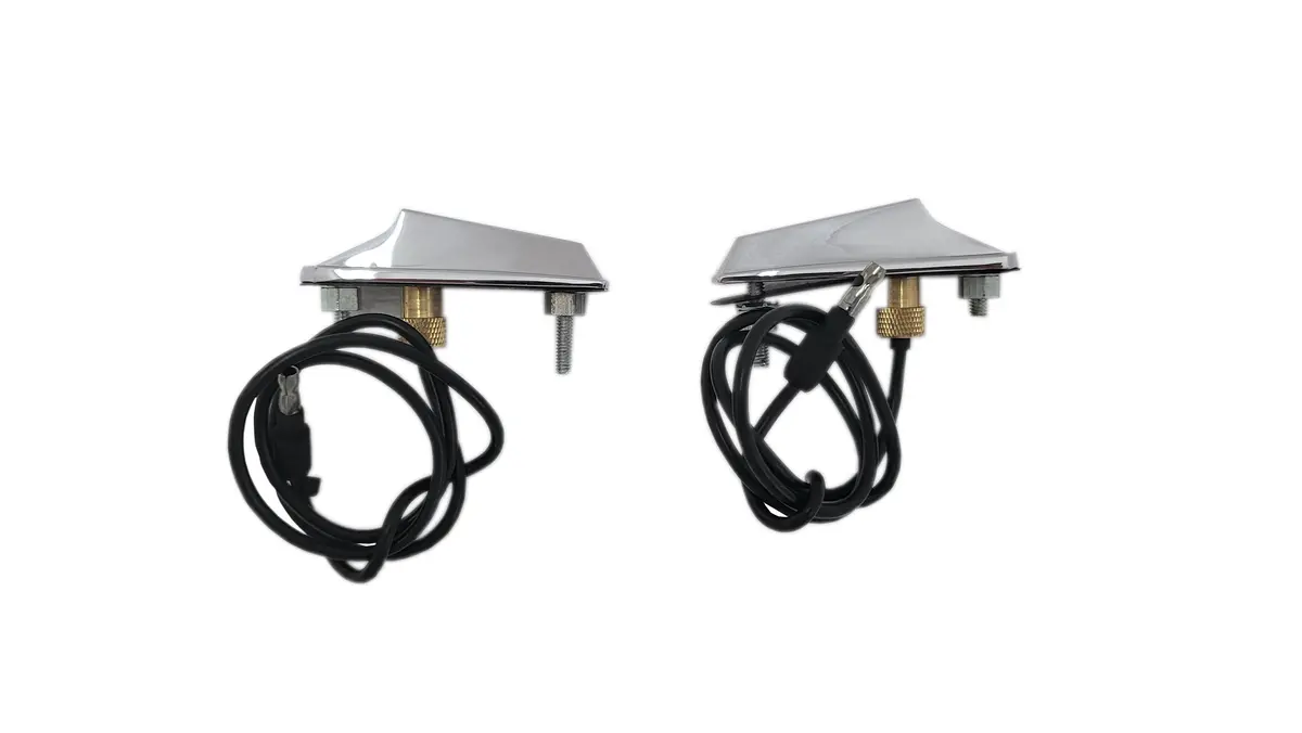 252-C68 Mopar 1968 Barracuda/Coronet Hood-Mounted Turn Signal Indicator 1