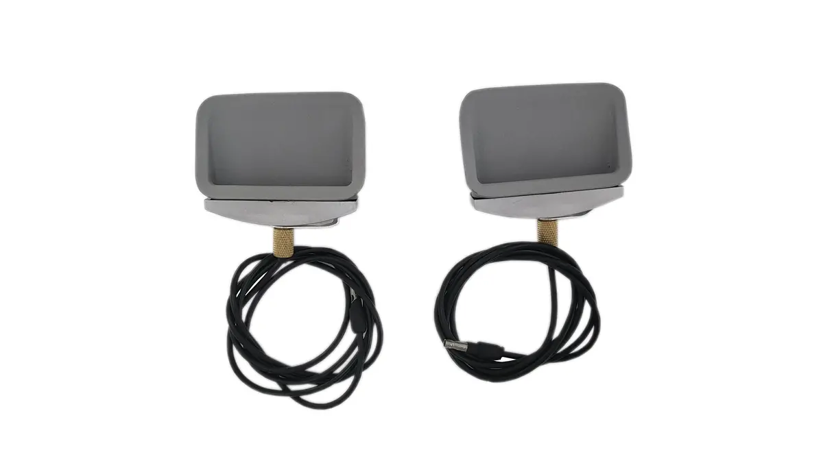 252-Ch70 Mopar 1970 Dodge Charger Hood-Mounted Turn Signal Indicator 1