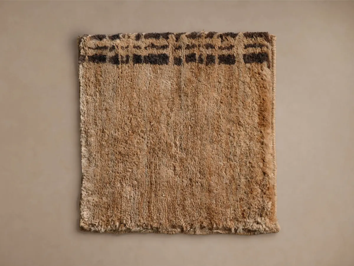 Hanson Hand-Knotted Rug Swatch 1
