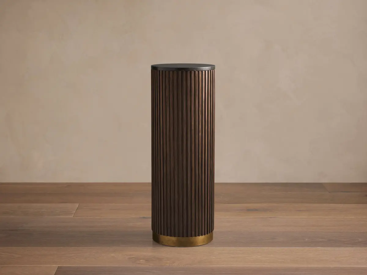 Finnley Pedestal 1