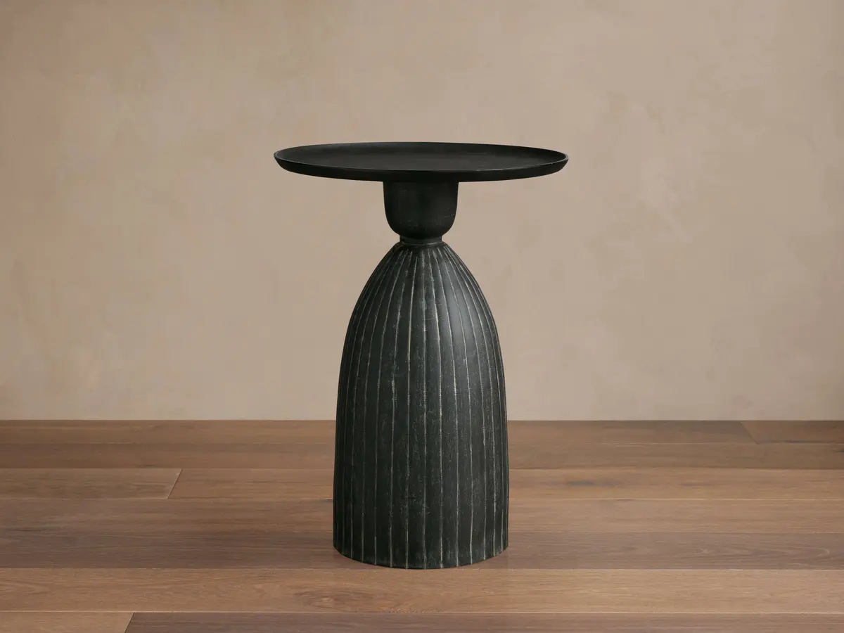 Zephyr Martini Table 1