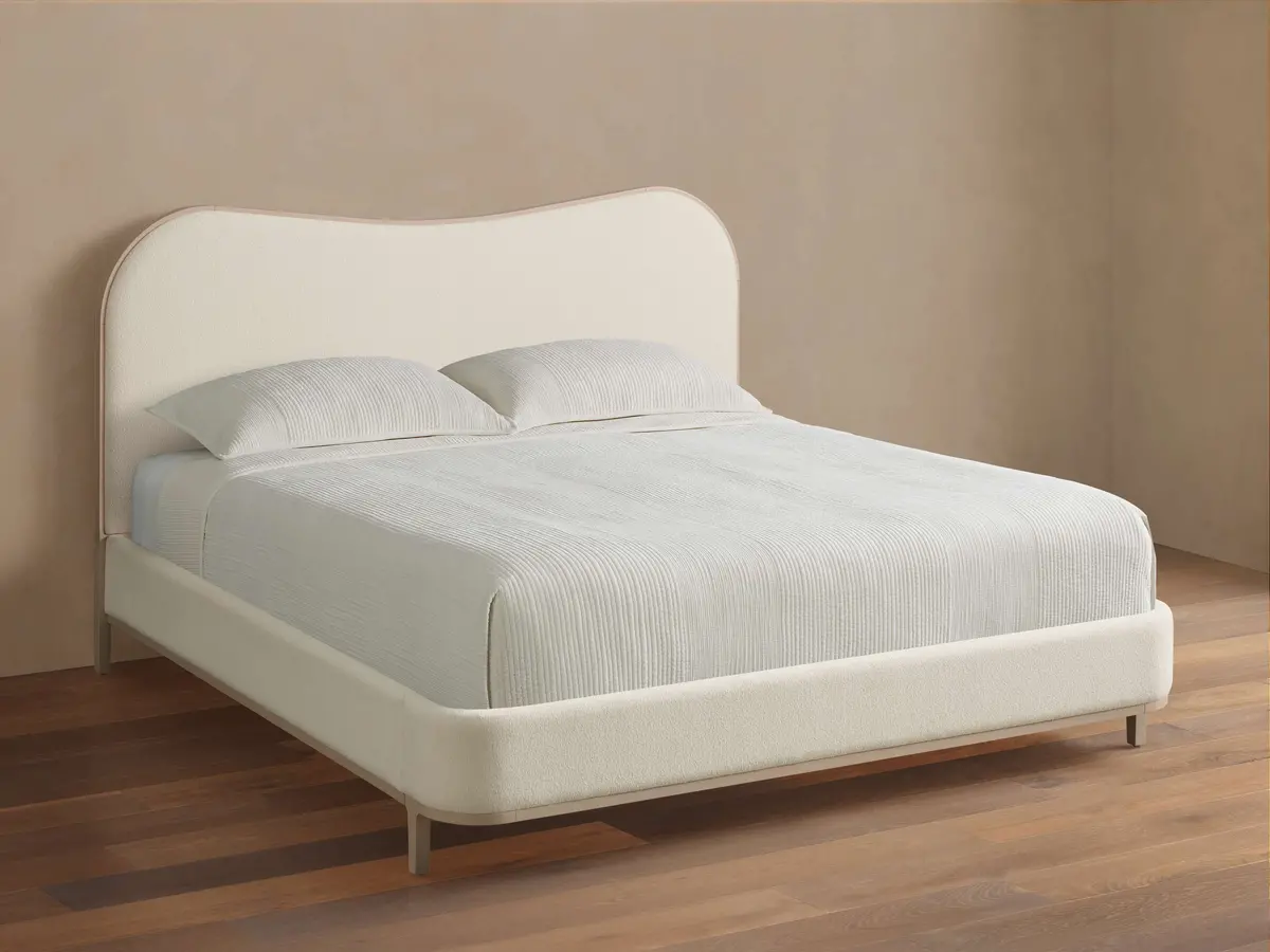 Danny Camelback Bed In Fumo 1