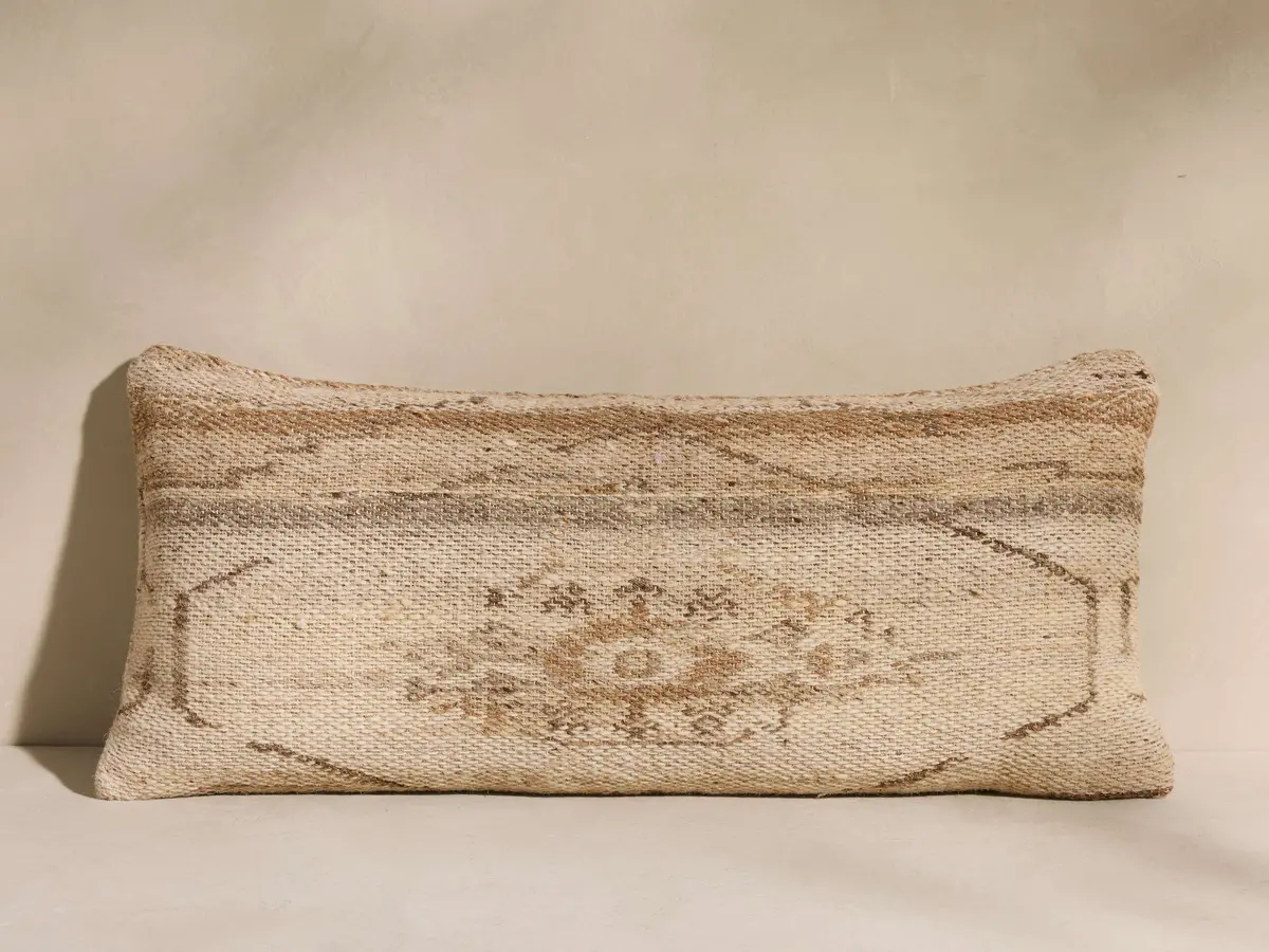 Esencia Medallion Pillow 1