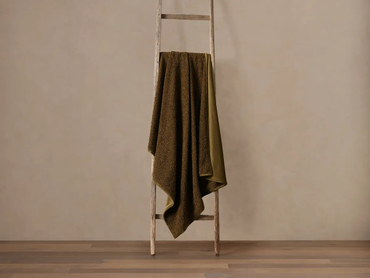Faux Fur Sherpa Throw In Olive 1