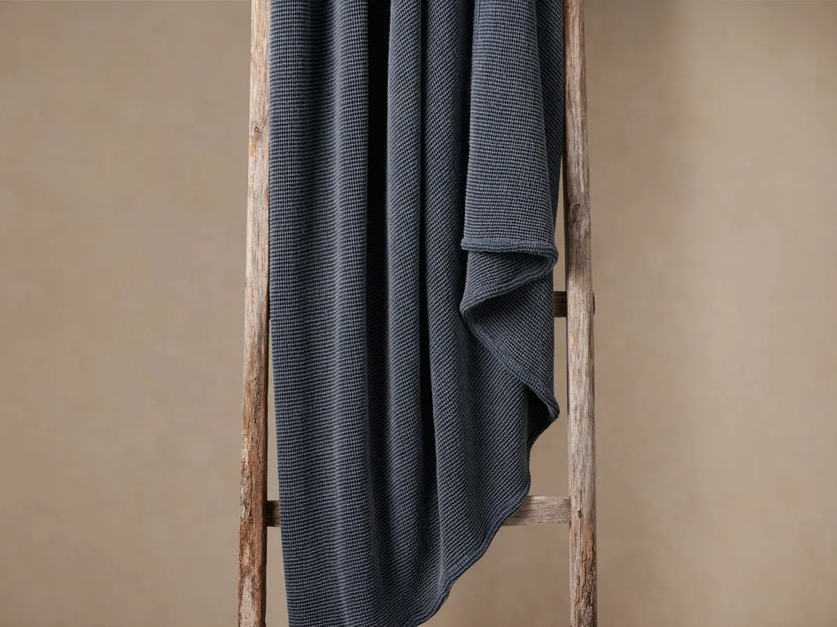 Garment-Dyed Throw In Indigo 1