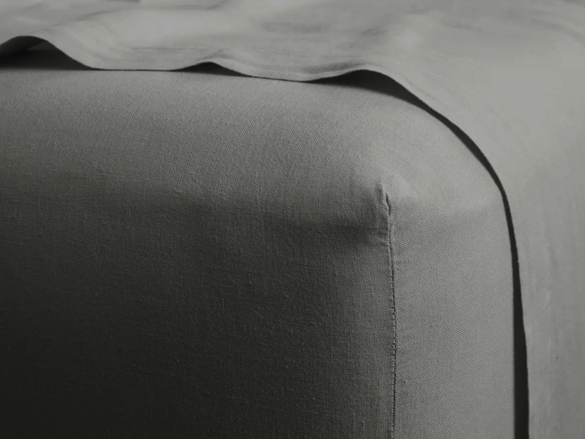 Italian Garment-Dyed Linen Fitted Queen Sheet In Charcoal 1