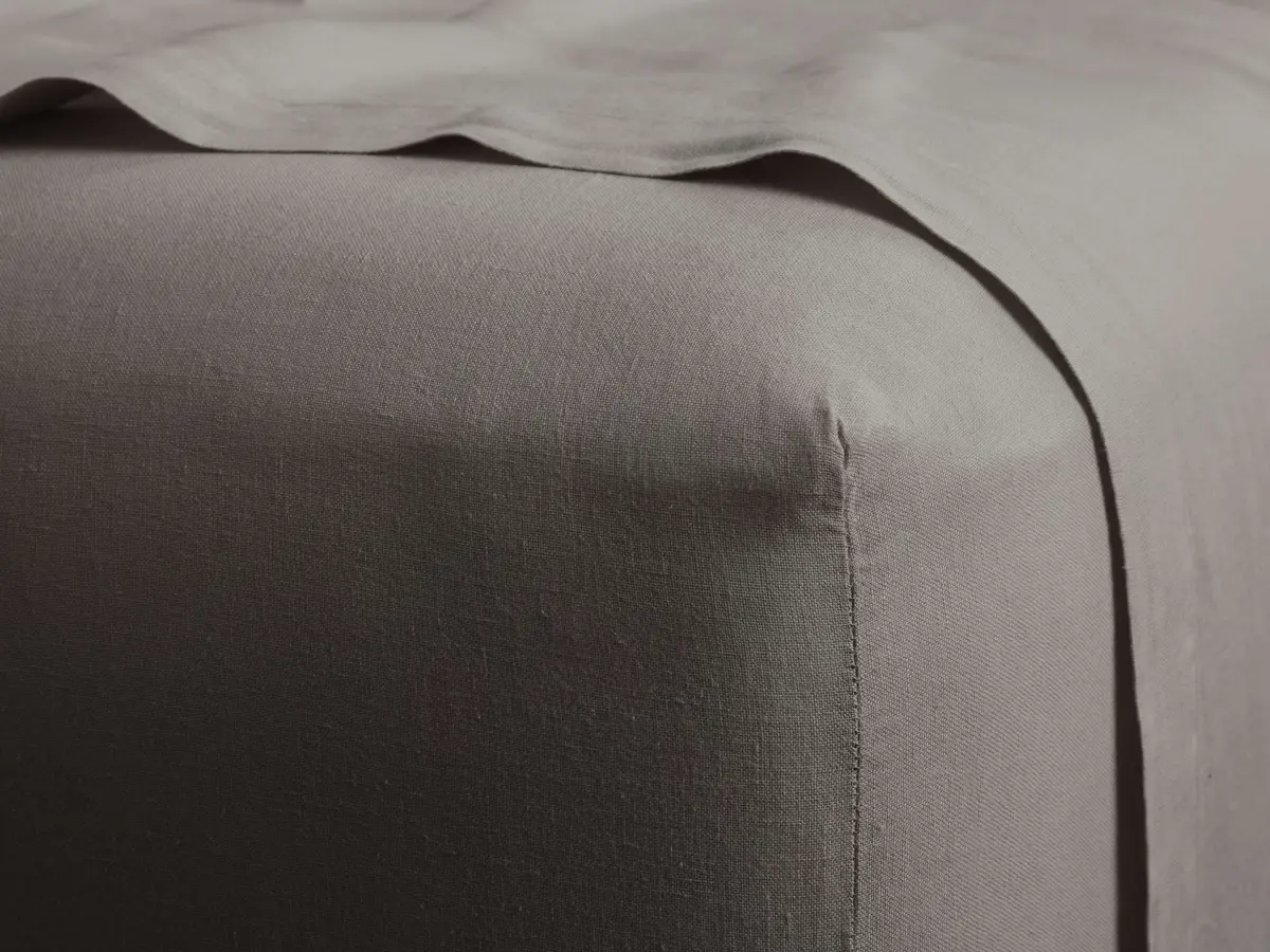 Italian Garment-Dyed Linen Fitted Sheet In Mink 1
