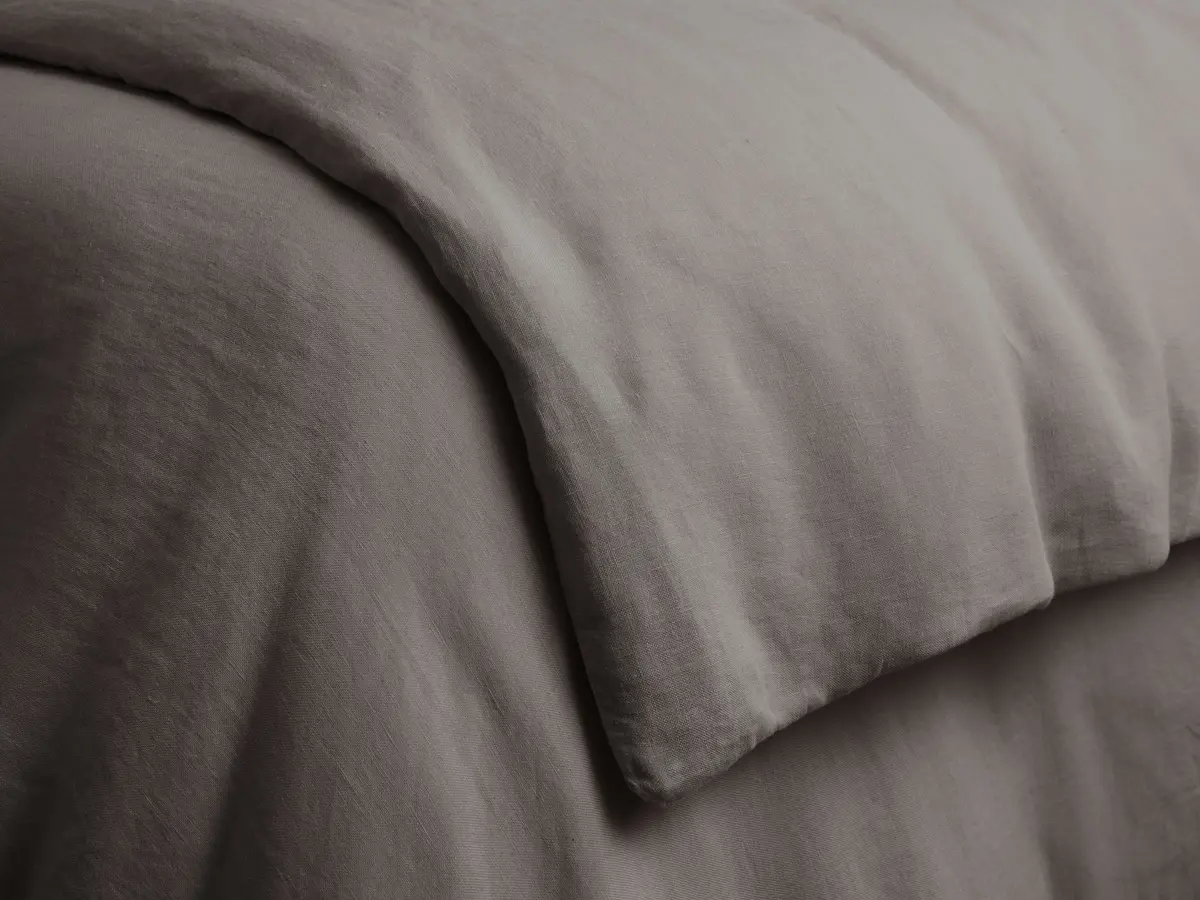 Italian Garment-Dyed Linen Duvet In Mink 1
