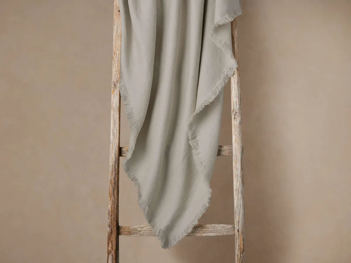 Linen Selvedge Throw 1