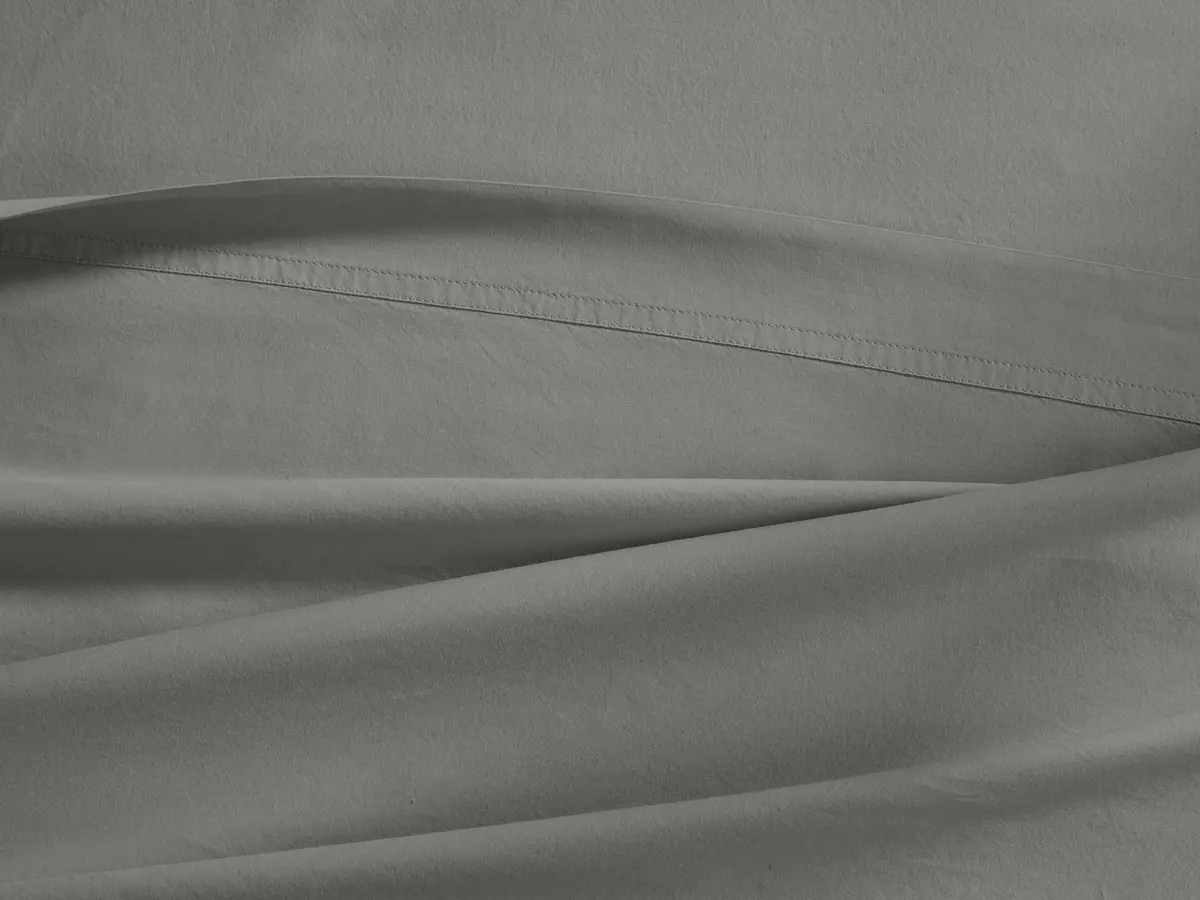 Italian Garment-Dyed Percale King Flat Sheet In Charcoal 1