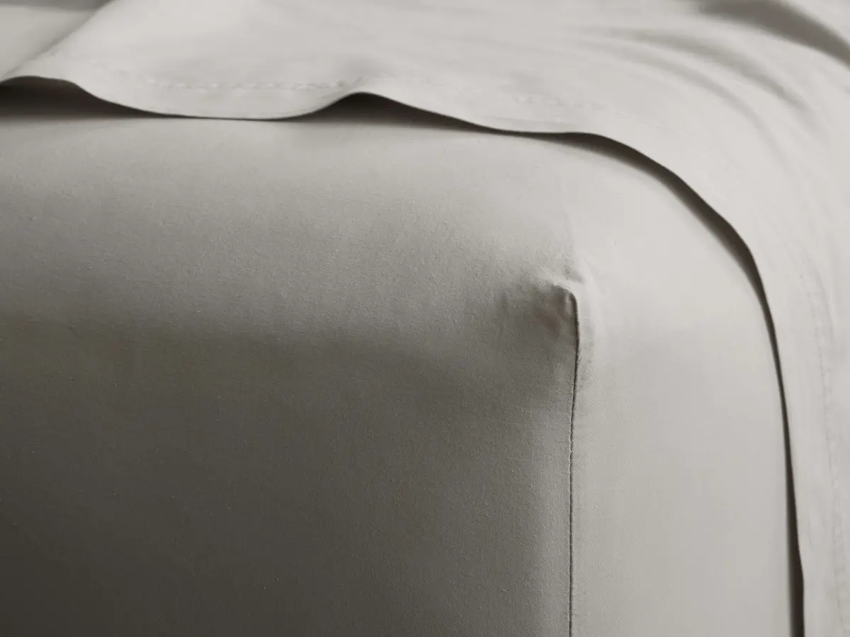 Italian Garment-Dyed Percale Fitted Sheet In Mist 1