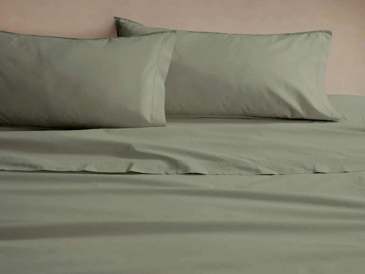 Italian Garment-Dyed Percale Sheet Set In Moss 1
