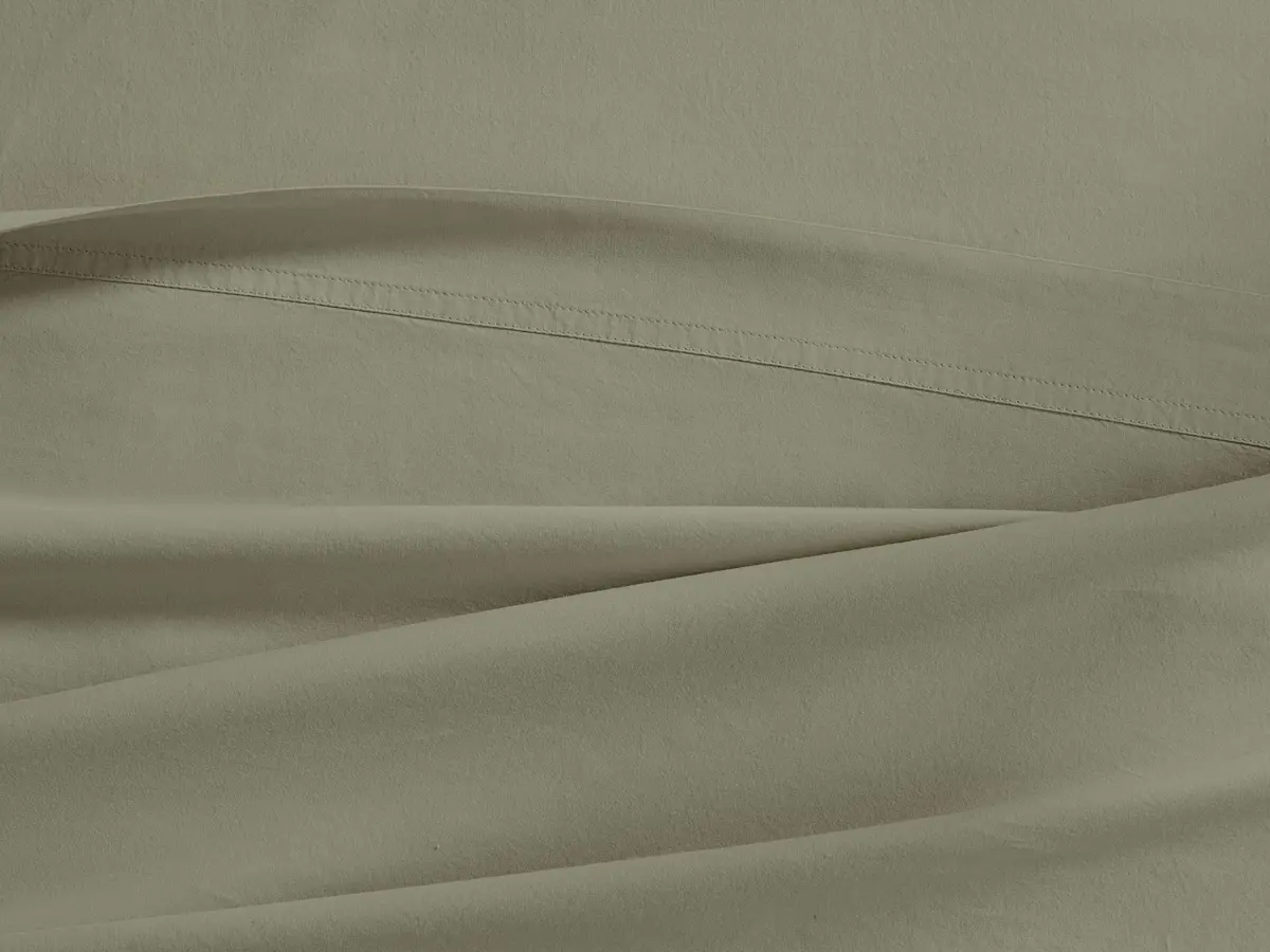 Italian Garment-Dyed Percale Flat Sheet In Moss 1
