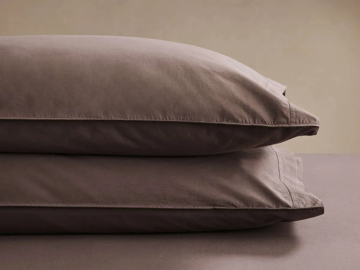 Italian Garment-Dyed Sateen Pillowcases (Set Of 2) 1