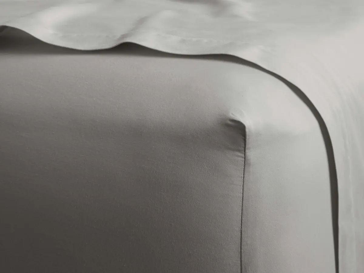 Italian Garment-Dyed Sateen Fitted Sheet In Fog 1