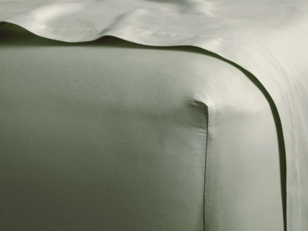 Italian Garment-Dyed Sateen Fitted Sheet In Moss 1