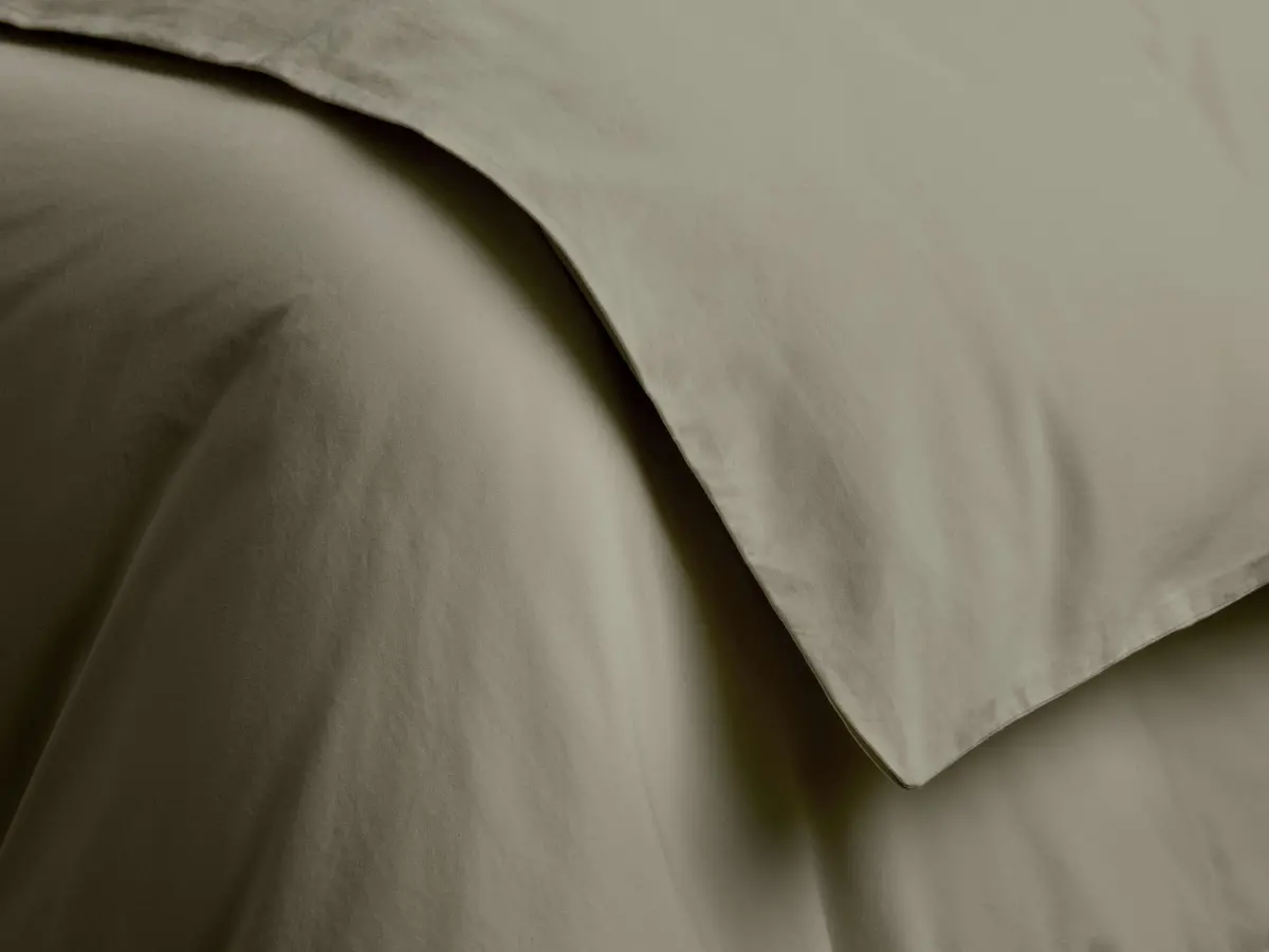 Italian Garment-Dyed Sateen Duvet In Moss 1