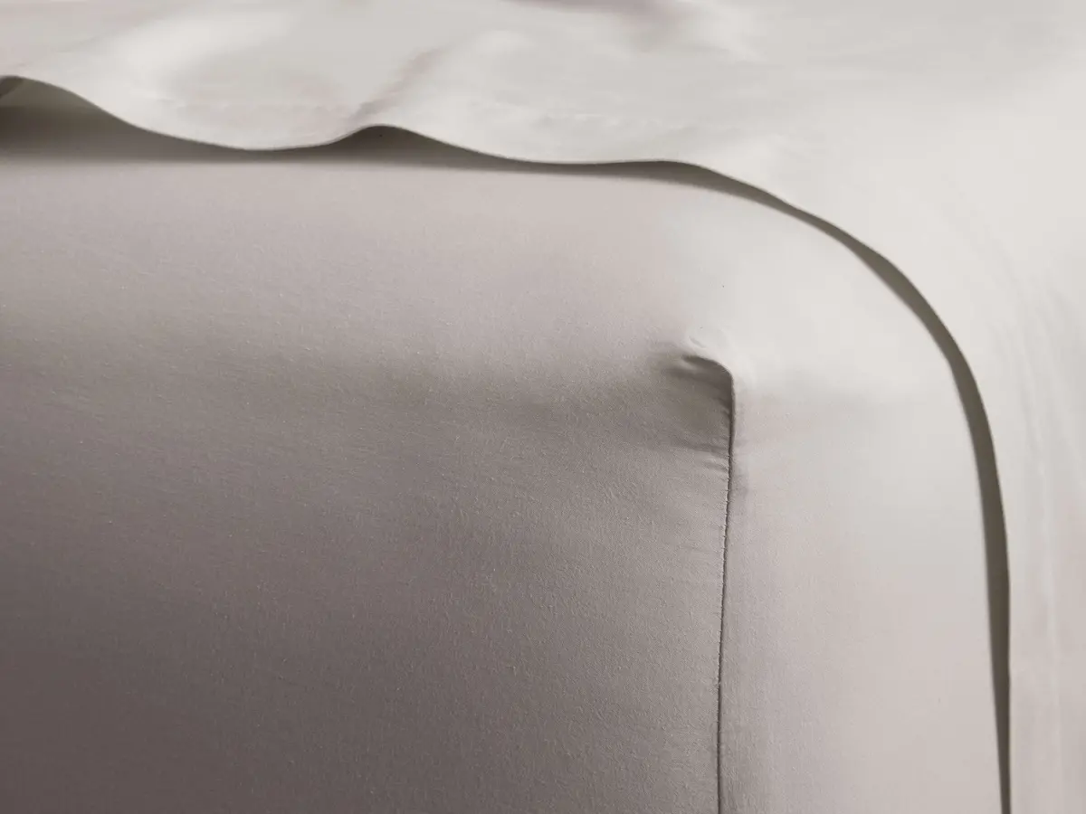 Italian Garment-Dyed Sateen Fitted Sheet In Natural 1