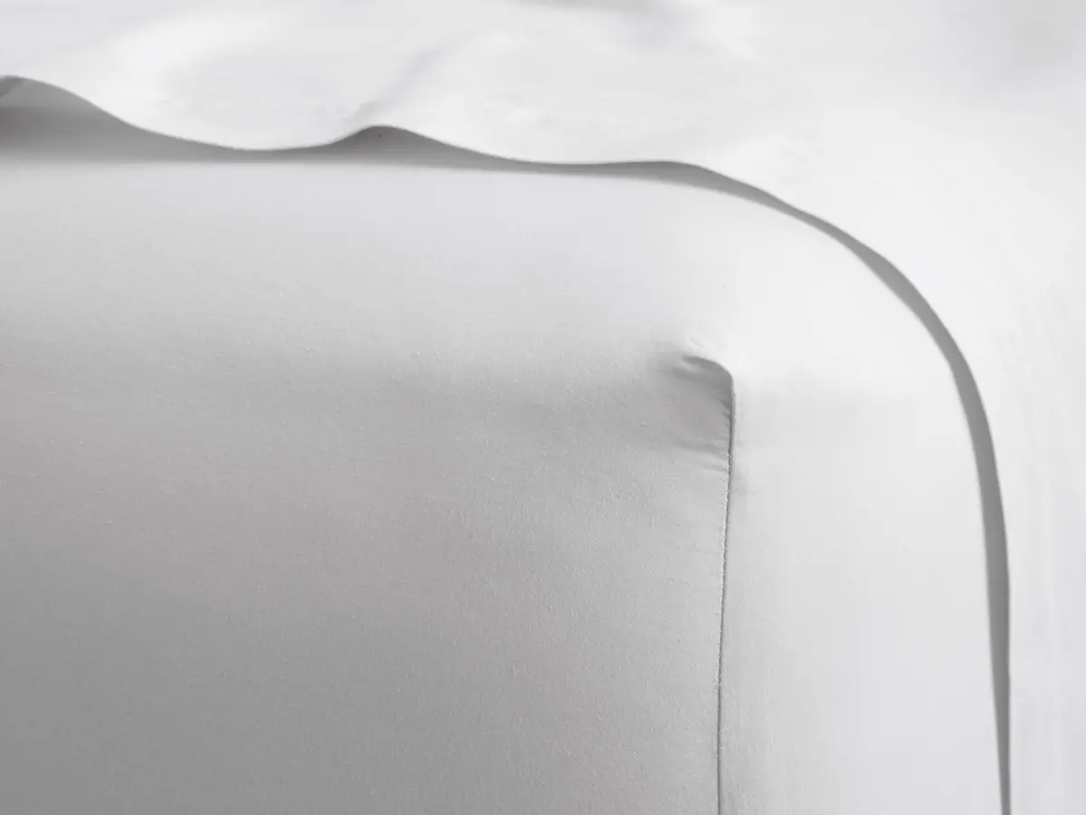 Italian Garment-Dyed Sateen Fitted Sheet 1