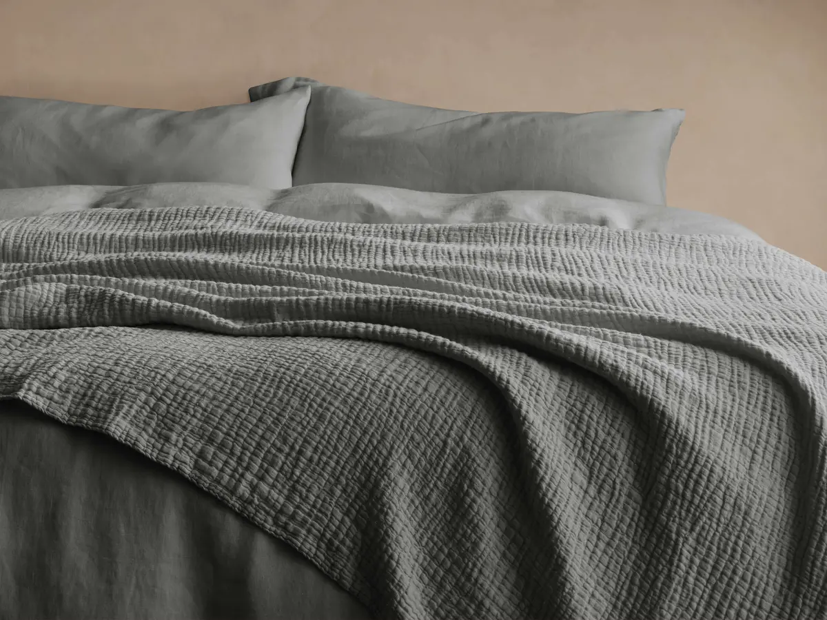 Zehra Linen Bed Blanket In Charcoal 1