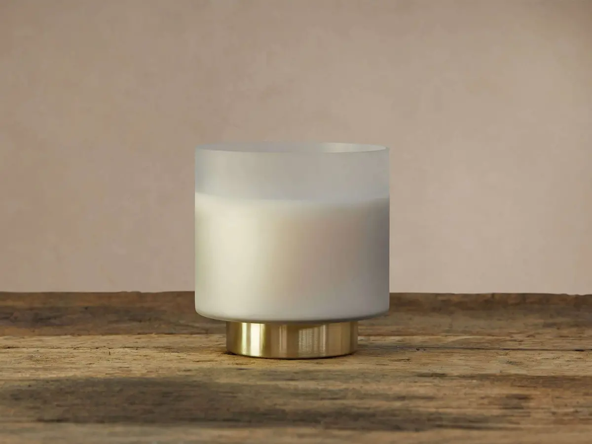 Retreat Tobacco Amber Candle 1
