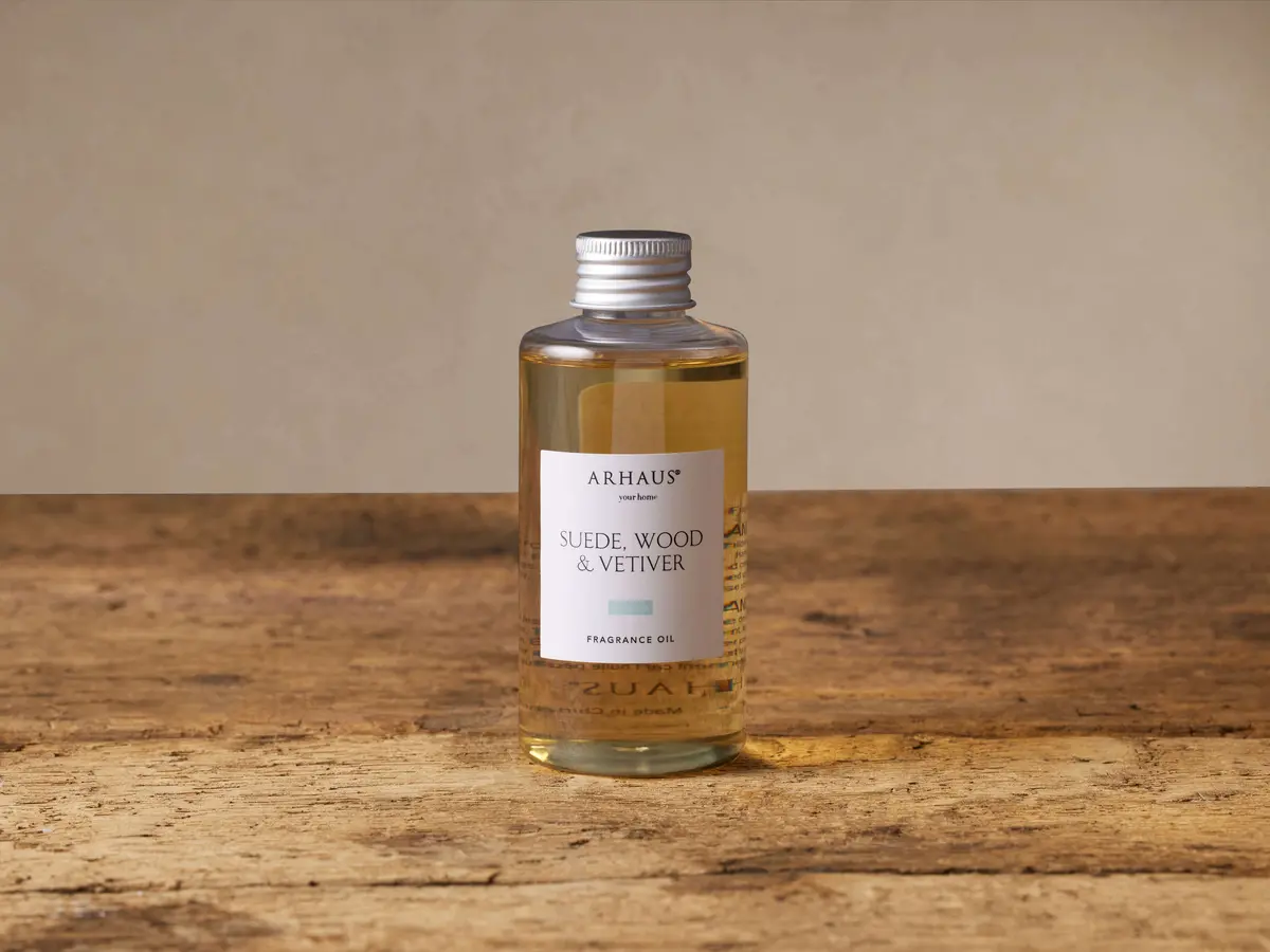 Signature Diffuser Refill In  Suede Wood And Vetiver 1