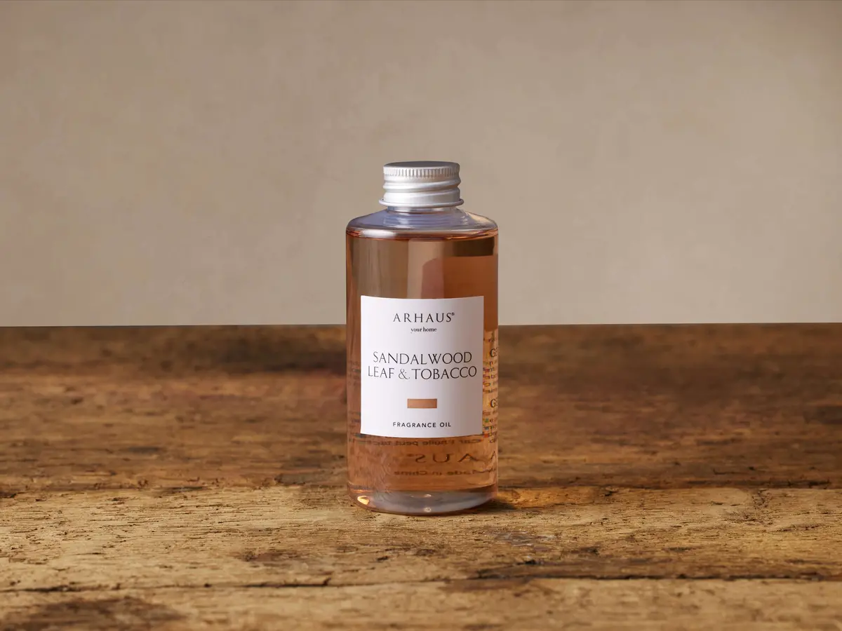 Signature Diffuser Refill In Sandalwood Leaf And Tobacco 1