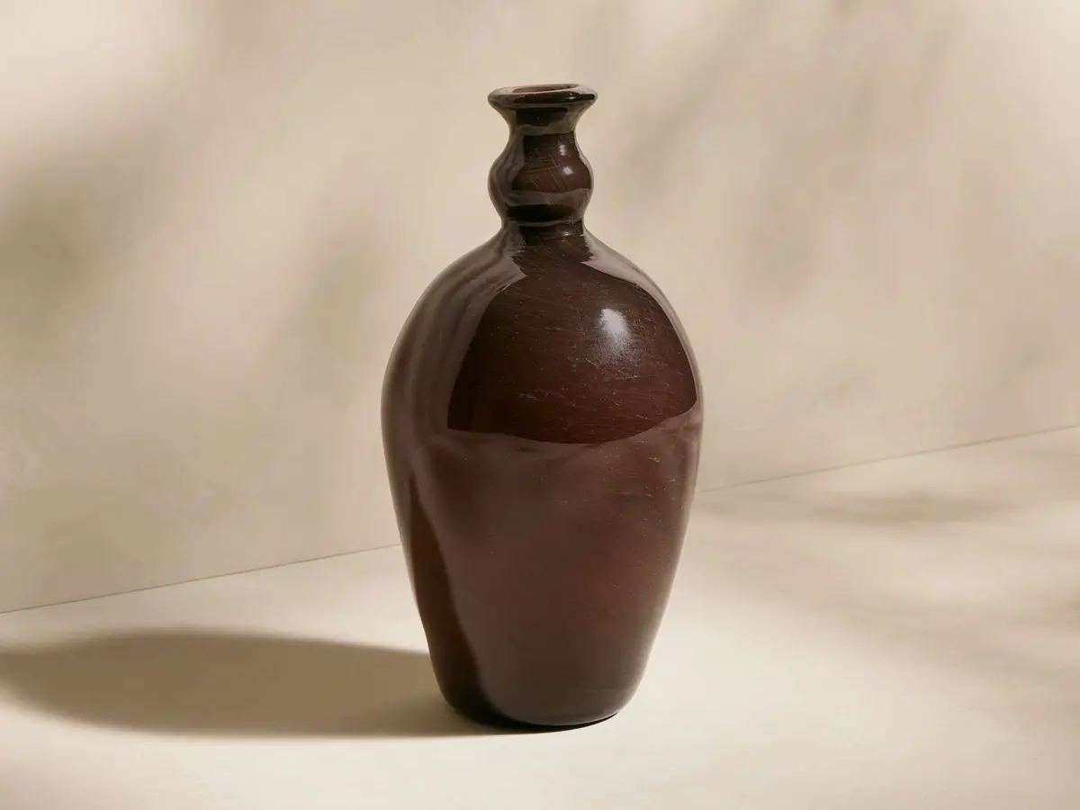 Cassia Bottle-Neck Vase 1
