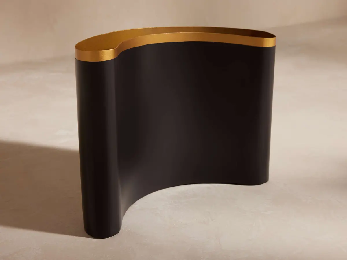 Nouria Abstract Vase 1