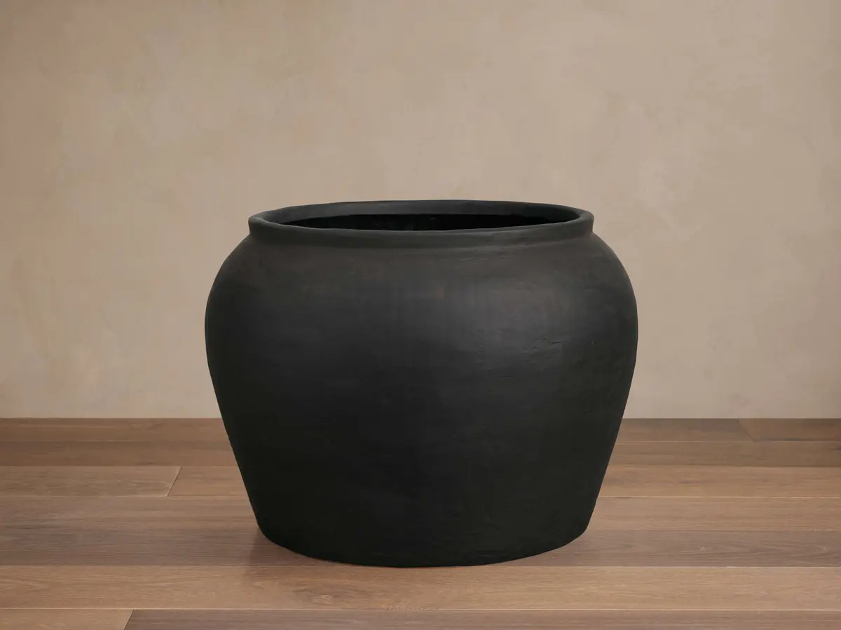 Black Tree Vessel 1