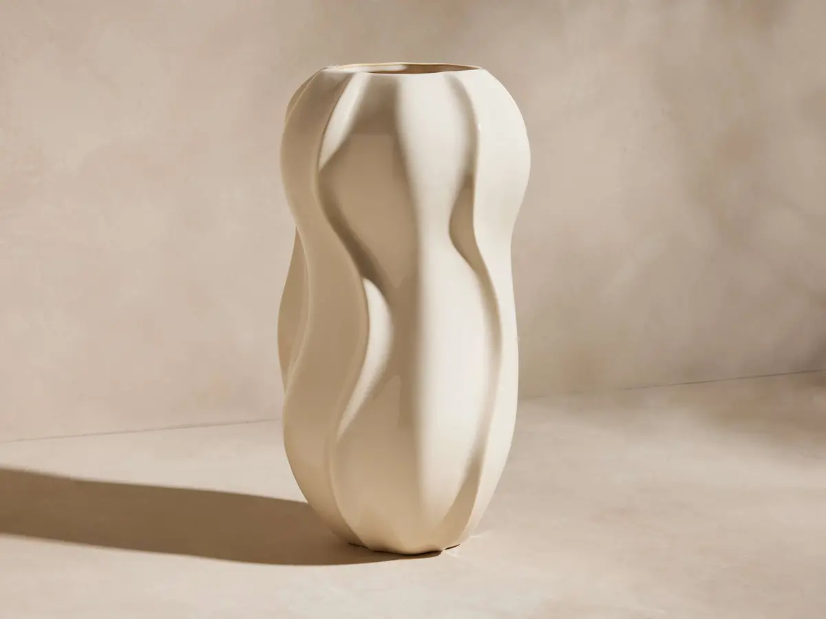 Eva Large Seedpod Vase 1