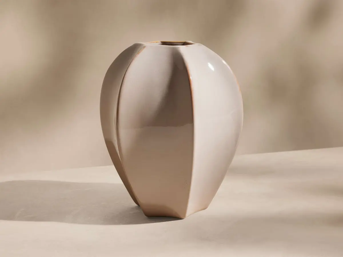 Eva Seedpod Vase 1
