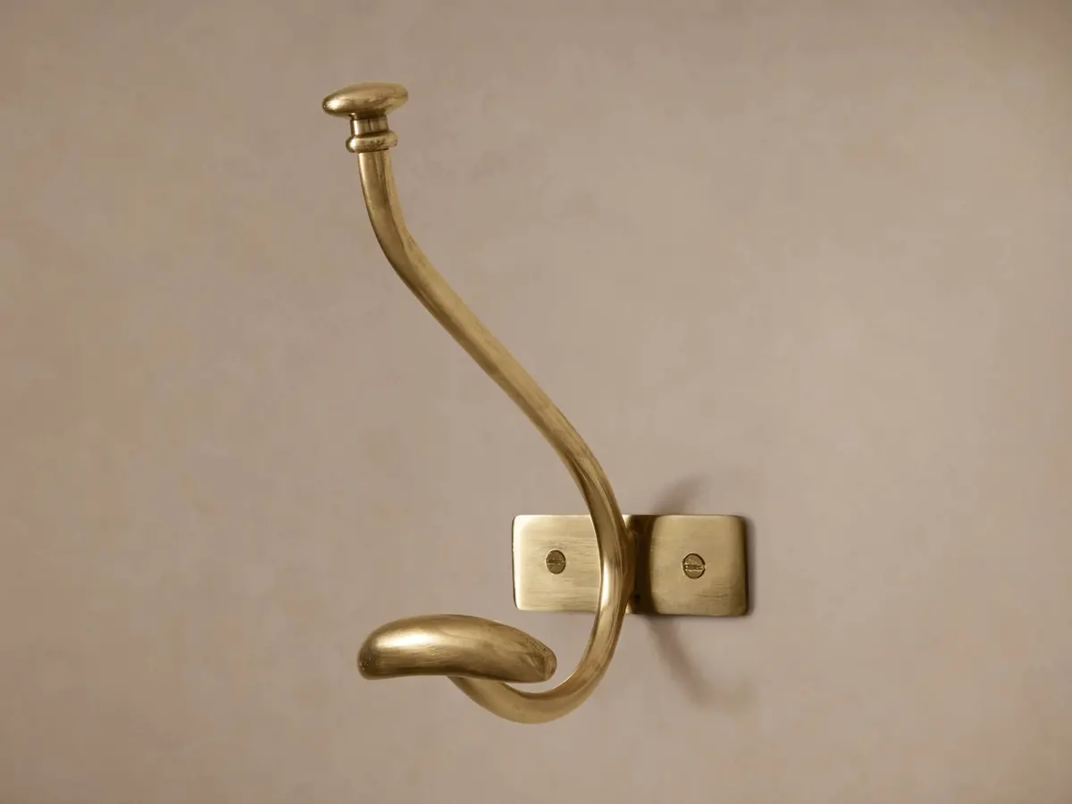 Grand Chester Hanging Hook 1