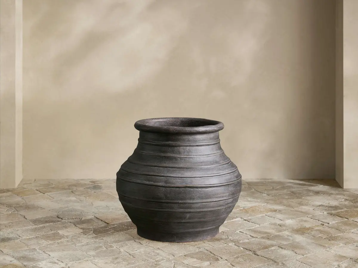 Artem Outdoor Planter 1