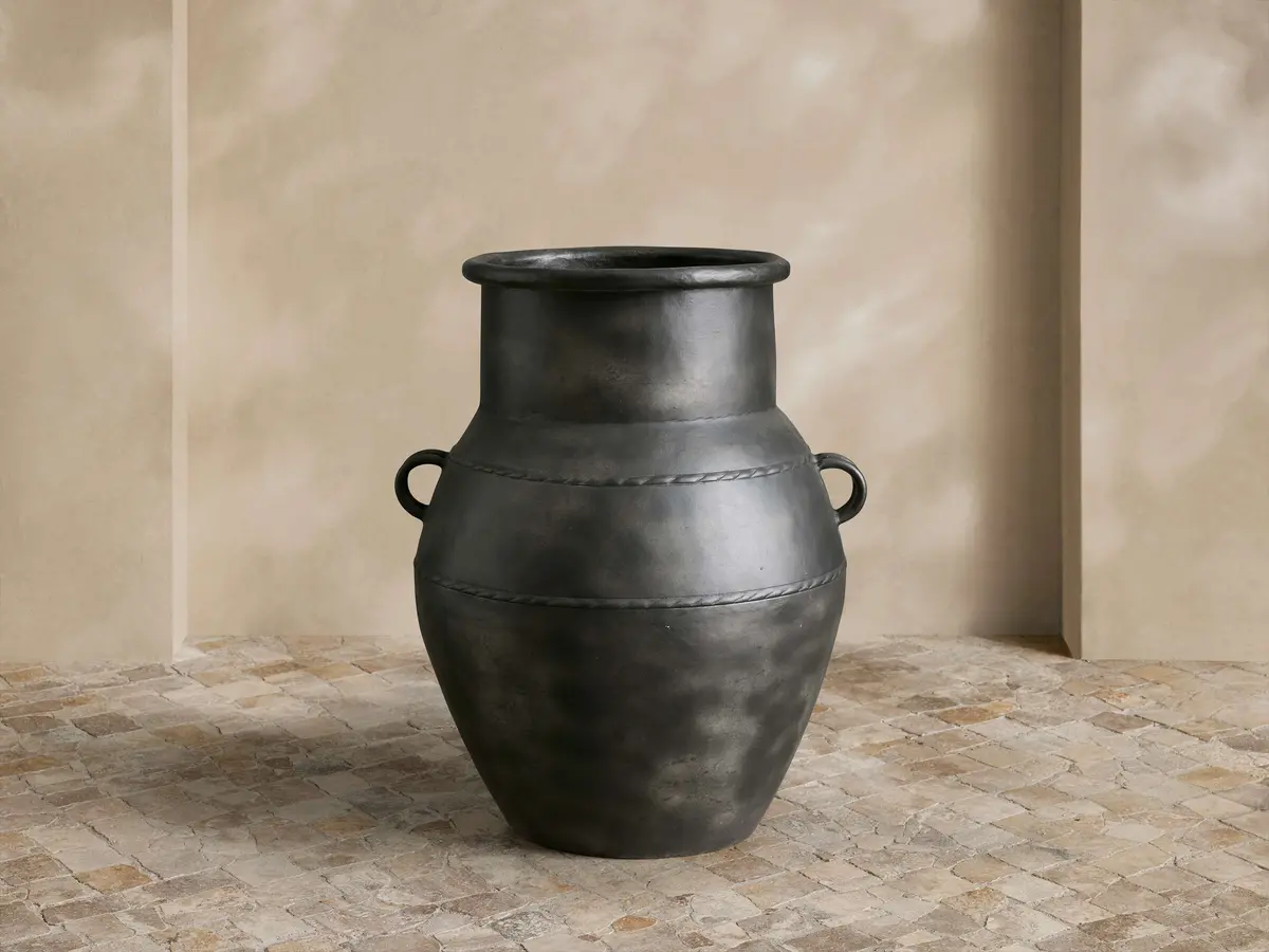 Ilya Outdoor Planter 1