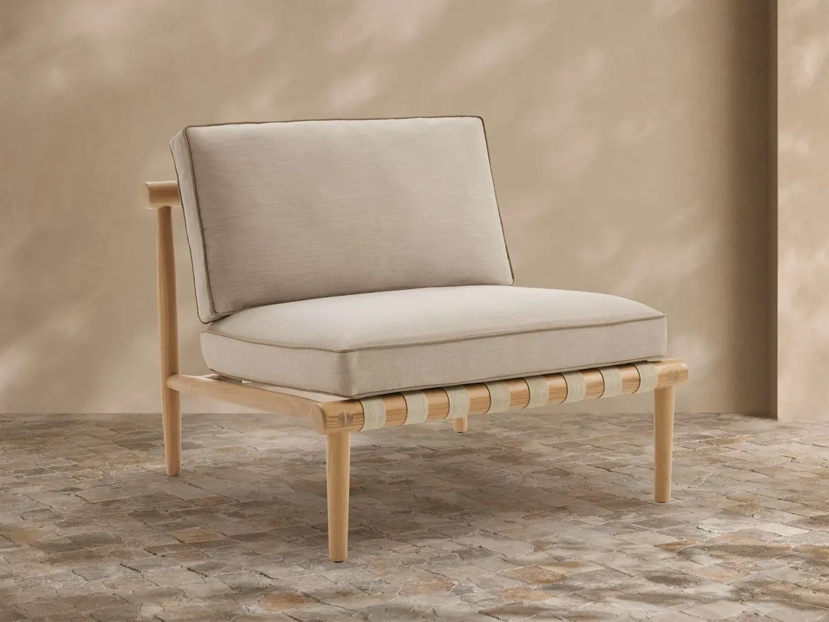 Elio Outdoor Lounge Chair 1