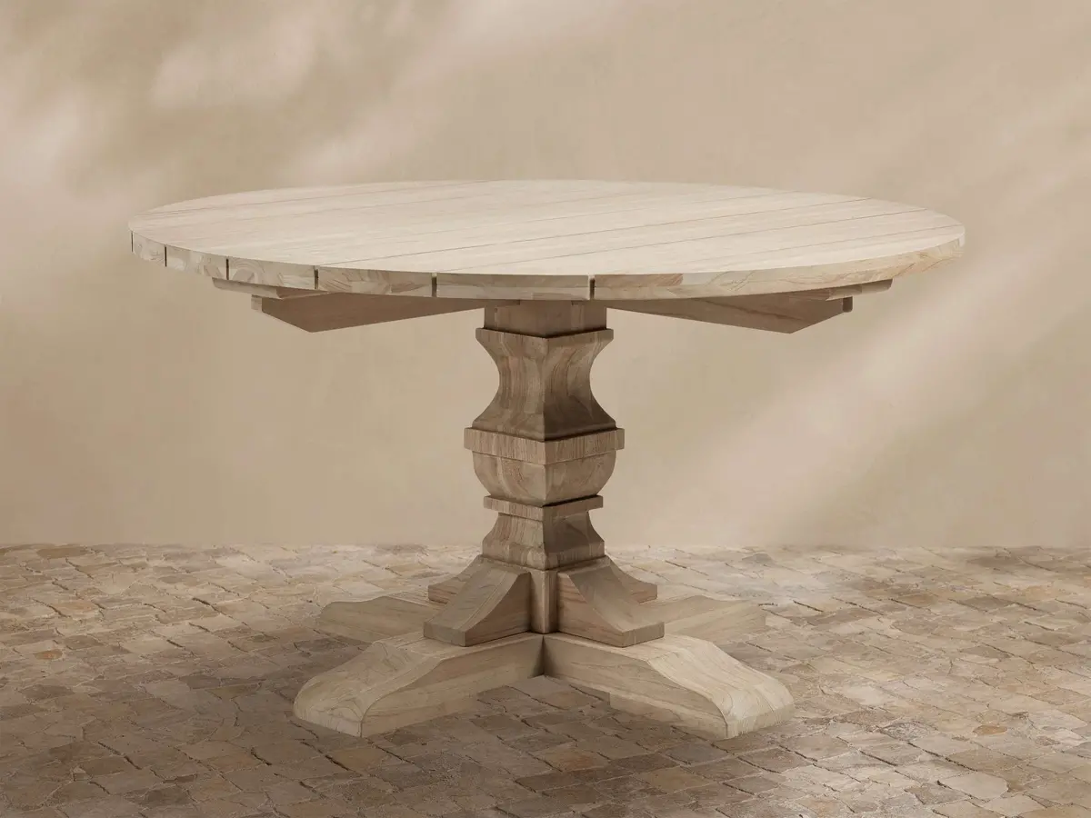 Hamptons Outdoor Round Dining Table 1