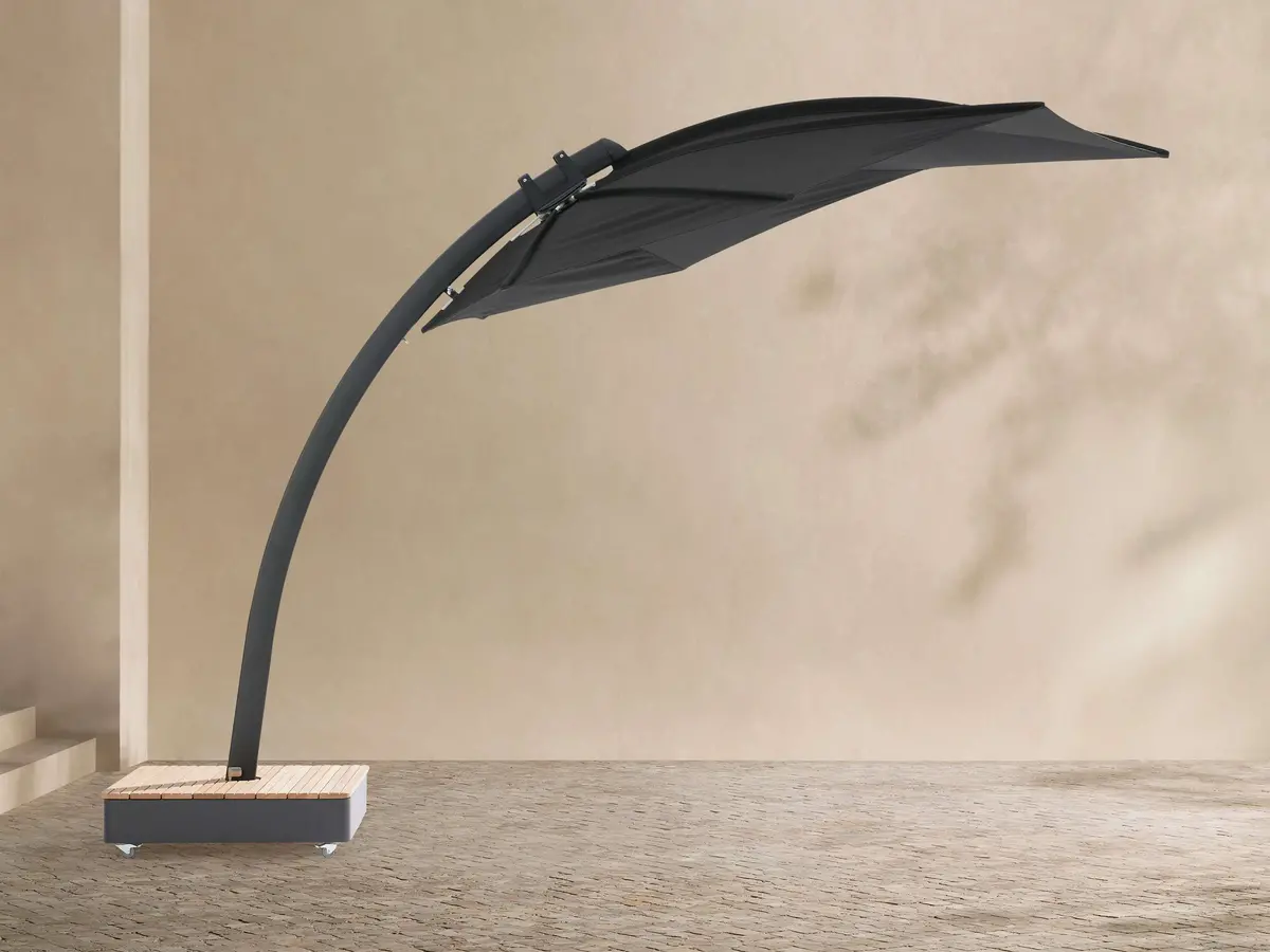 Icarus Outdoor Umbrella In Black 1