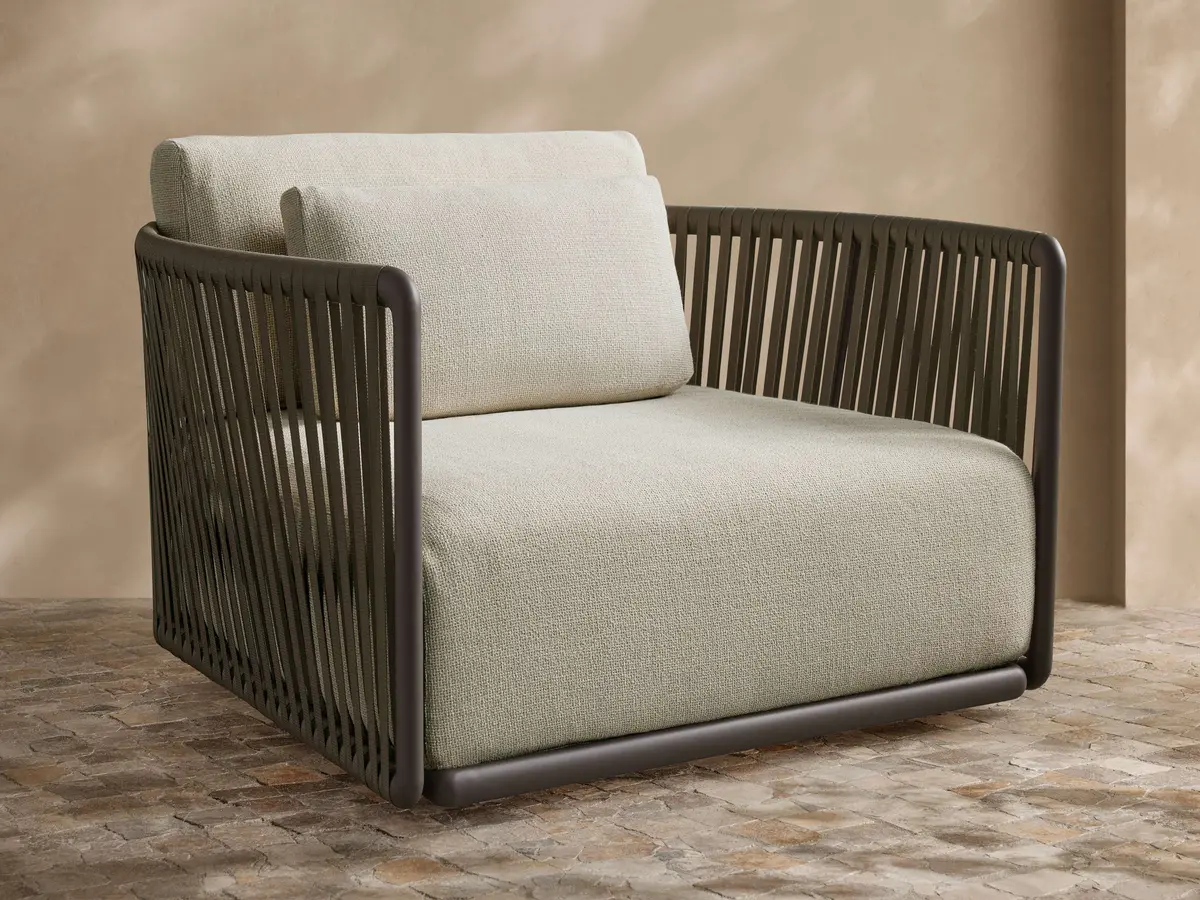 Lisbon Outdoor Swivel Chair 1