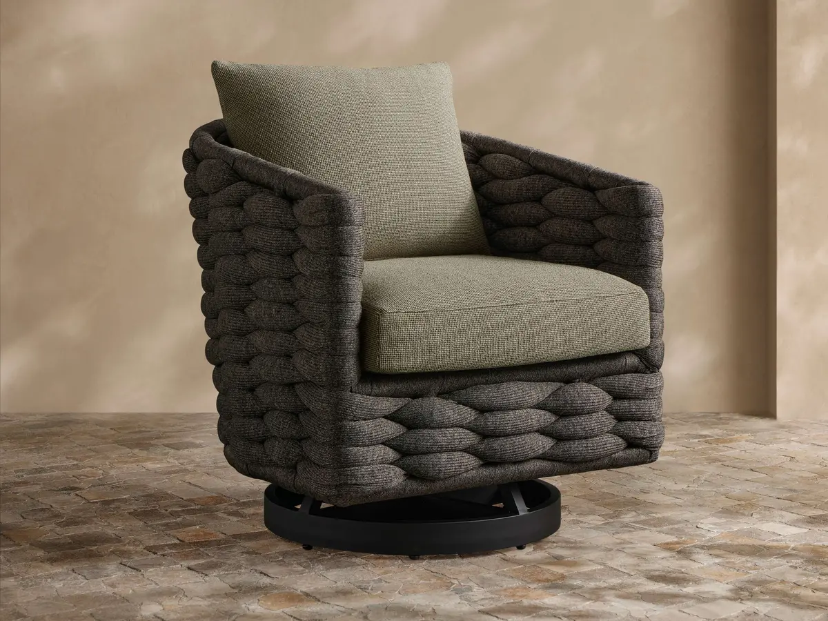 Melbourne Outdoor Swivel Chair 1