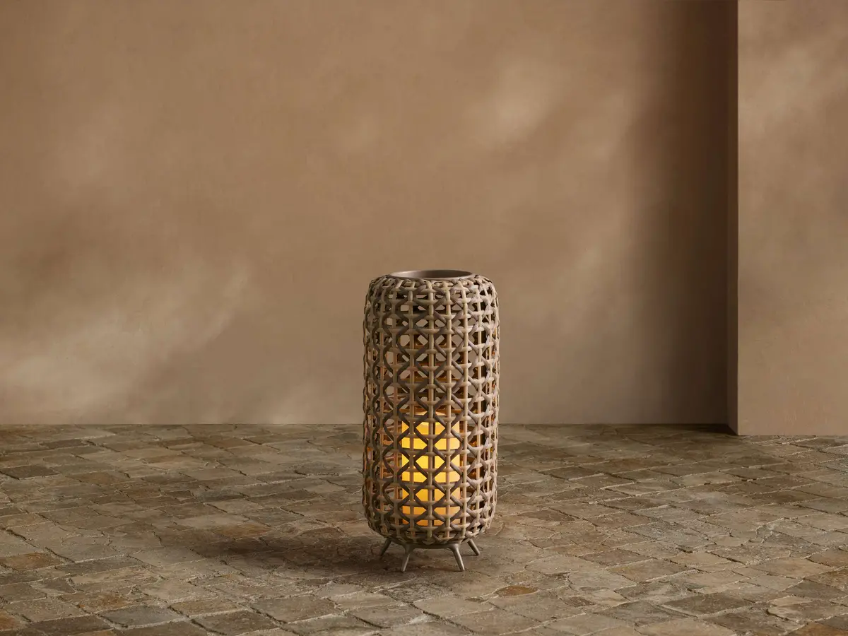 Noale Outdoor Lantern 1