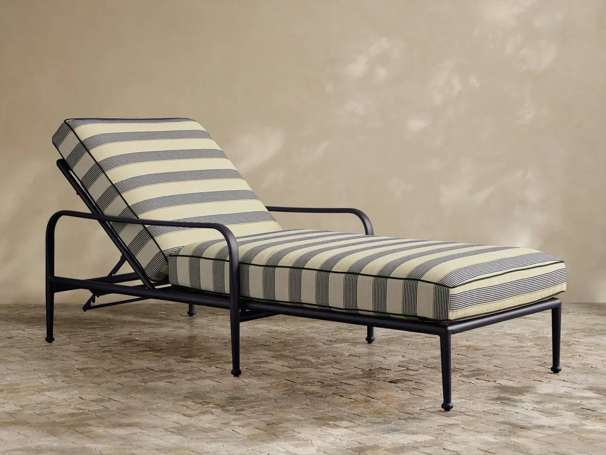 Surrey Outdoor Chaise 1