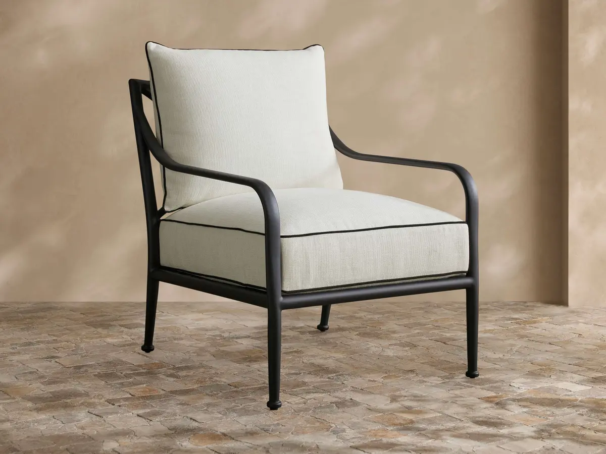 Surrey Outdoor Lounge Chair 1