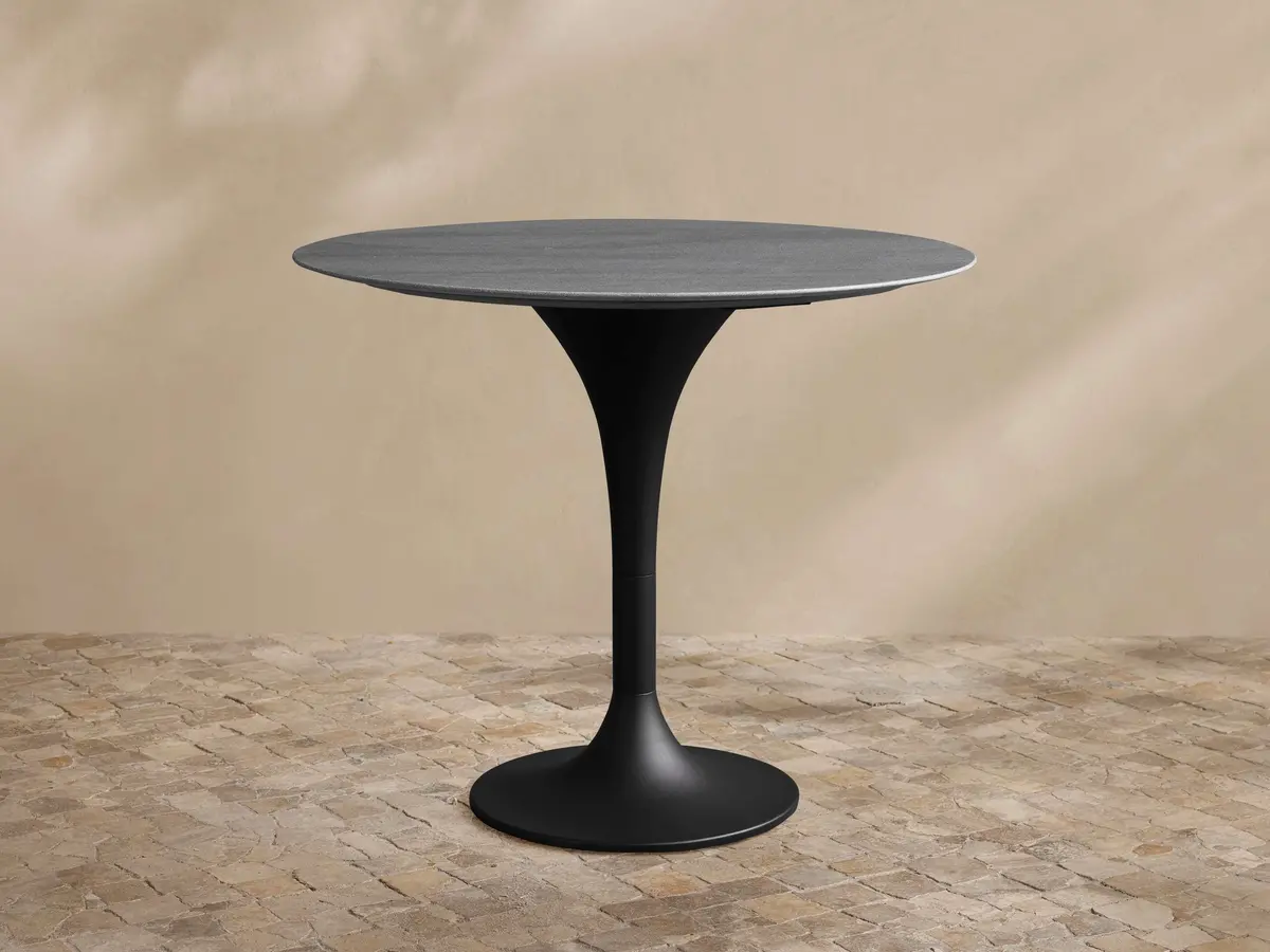 Outdoor Round Dining Table With Tulip Base 1