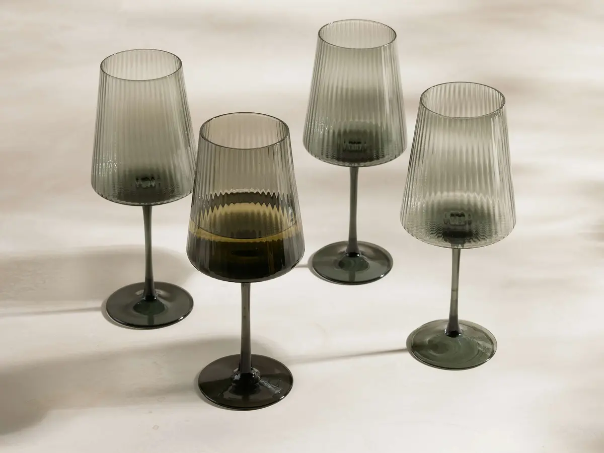Della Wine Glasses In Smoke (Set Of 4) 1