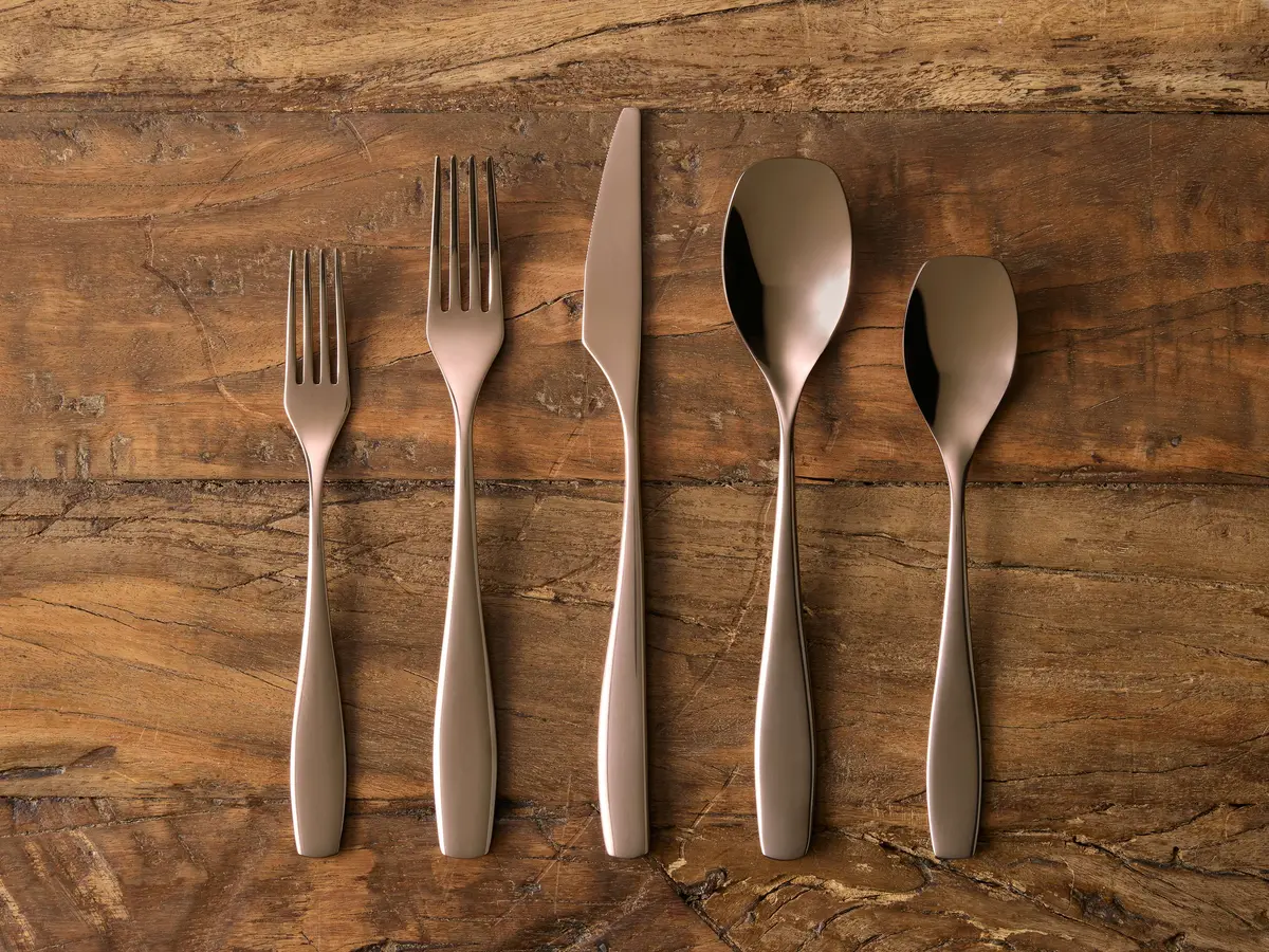 Esma Five Piece Place Setting 1