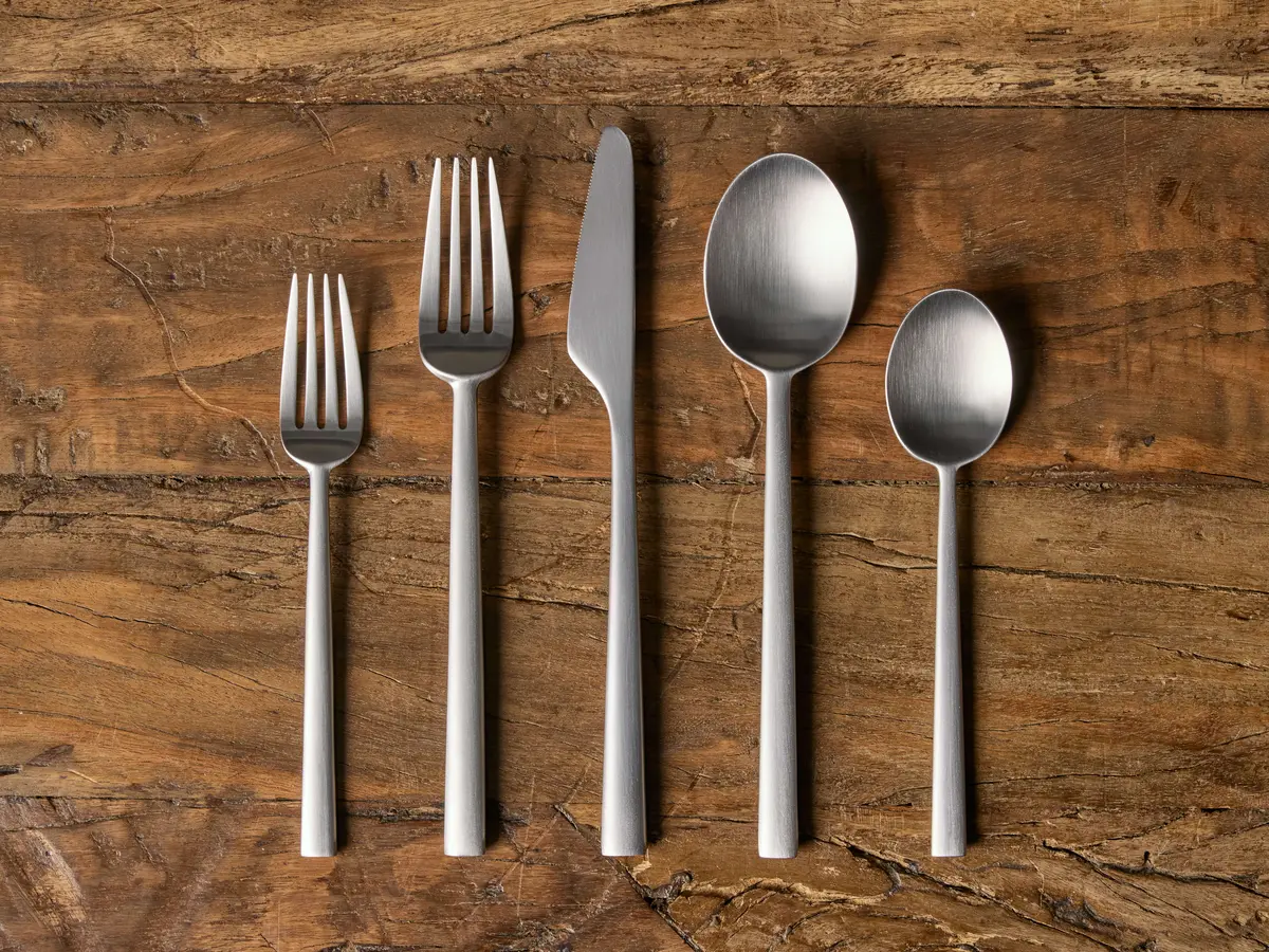 Holmes Five Piece Place Setting 1