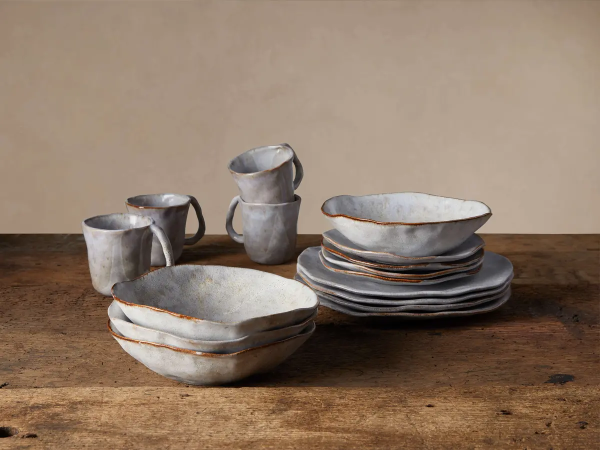 Skye Dinnerware With Pasta Bowls (Set Of 16) 1